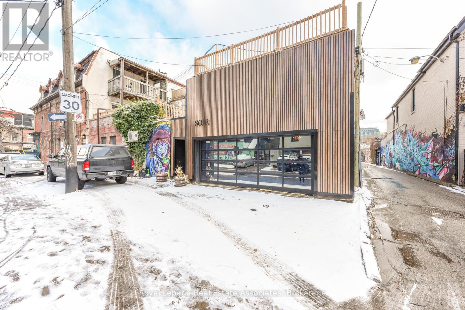 81 Elm Grove Avenue, Toronto, ON