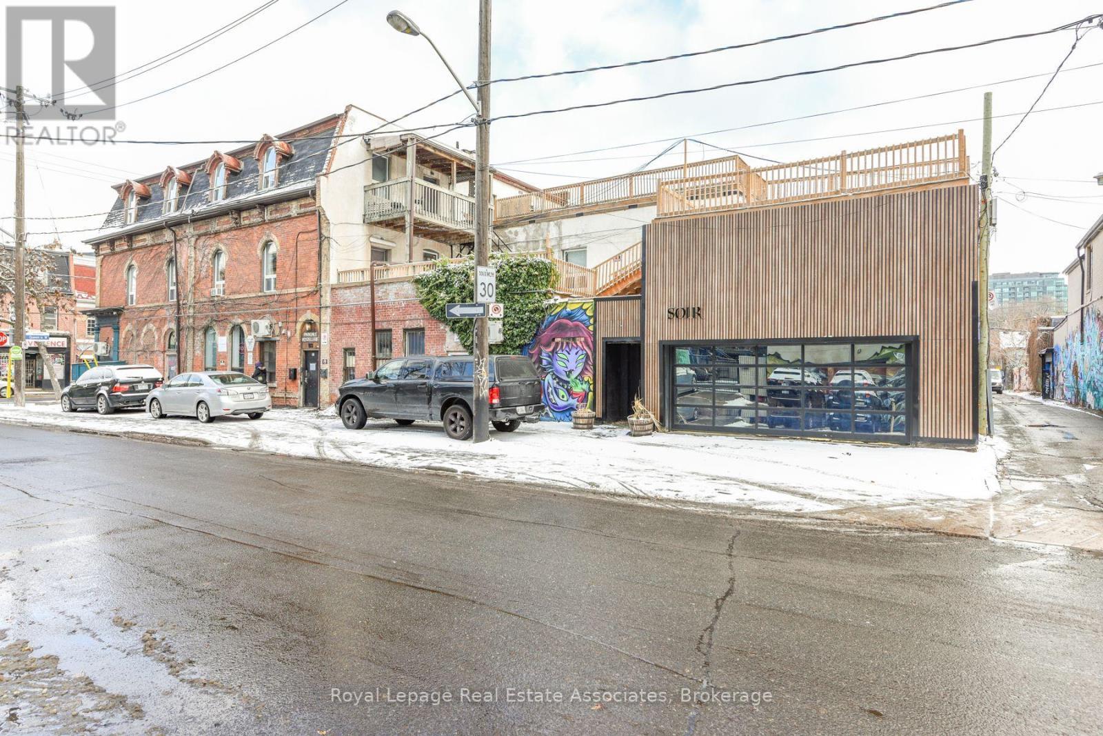 81 Elm Grove Avenue, Toronto, ON