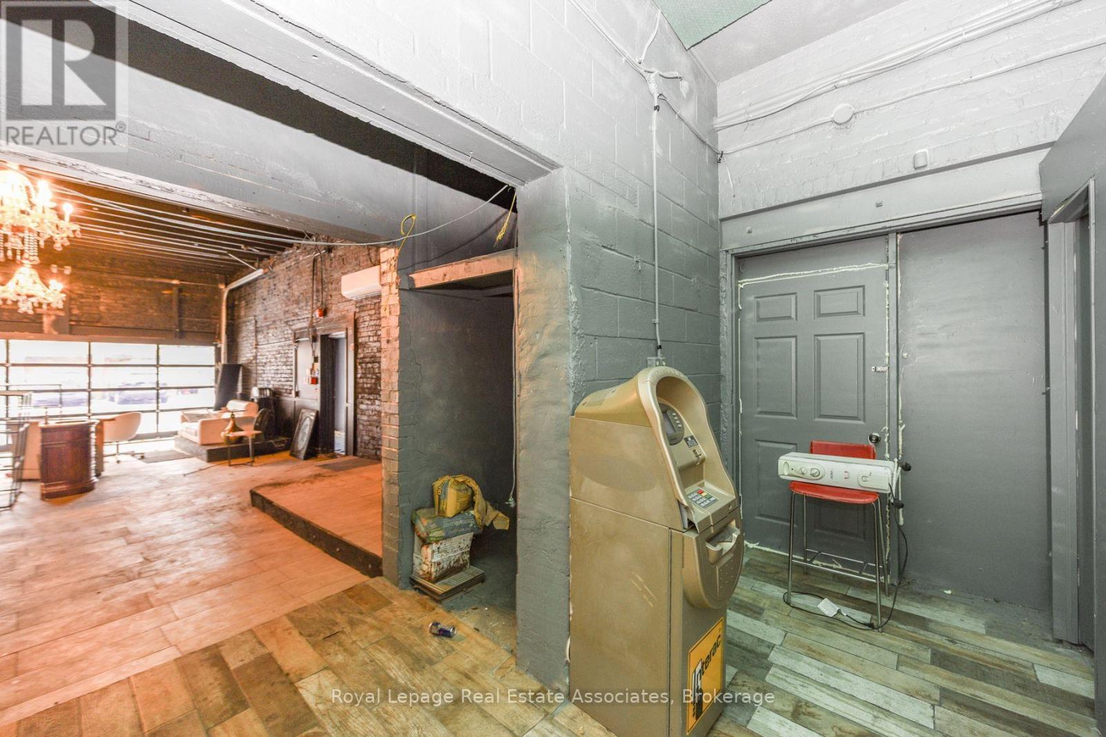 81 Elm Grove Avenue, Toronto, ON