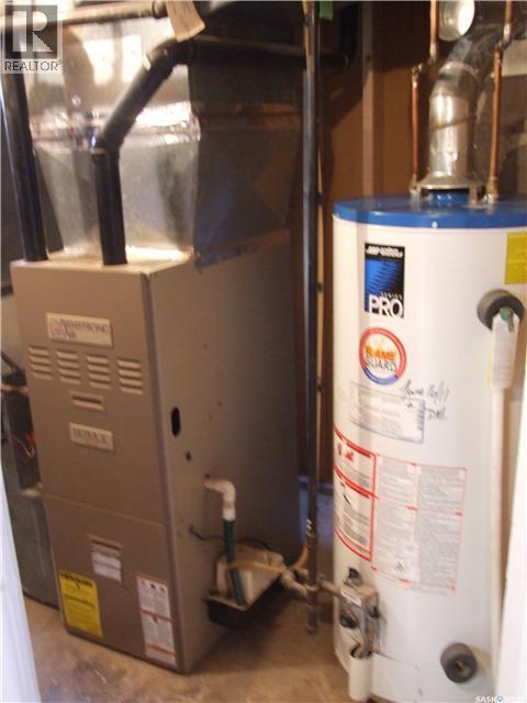 311 3Rd Avenue E, Leader, SK - Indoor Photo Showing Basement