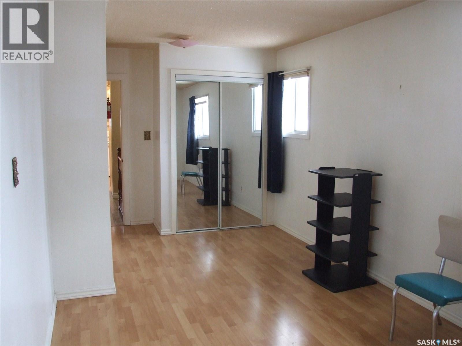 311 3Rd Avenue E, Leader, SK - Indoor Photo Showing Other Room