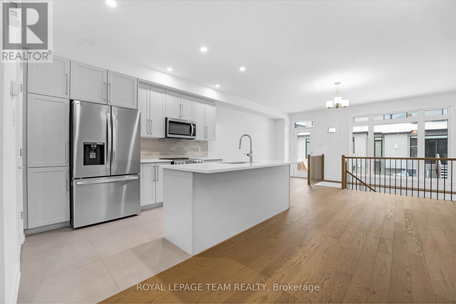 134 Sencha Terrace, Ottawa, ON - Indoor Photo Showing Kitchen With Upgraded Kitchen