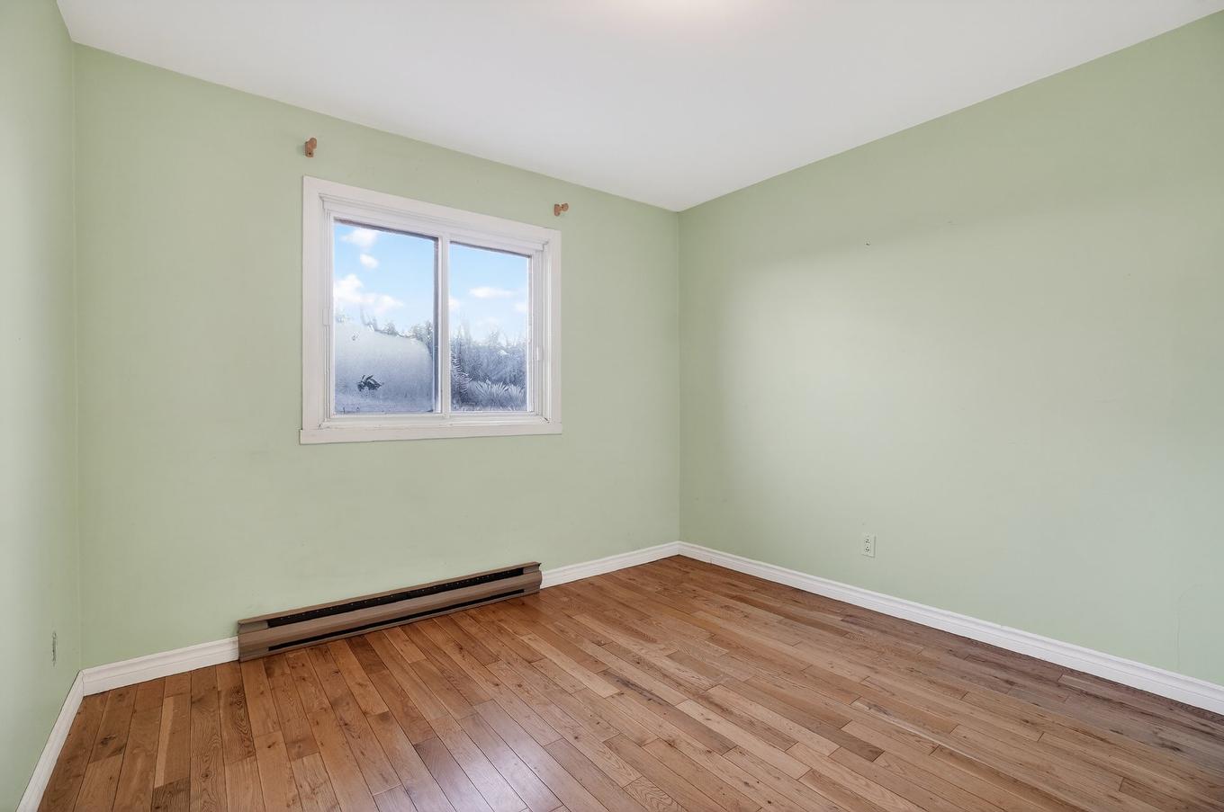 Chambre à coucher - 1939 Rue Le Royer, Laval (Vimont), QC - Indoor Photo Showing Other Room