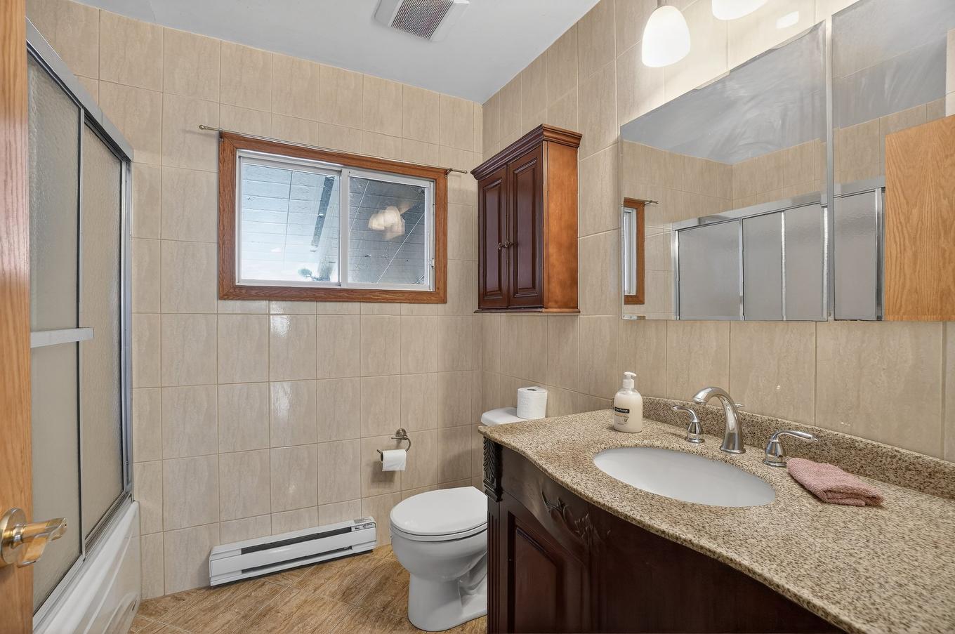 Salle de bains - 1939 Rue Le Royer, Laval (Vimont), QC - Indoor Photo Showing Bathroom