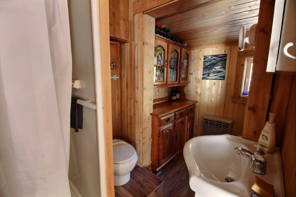 Salle de bains - 1 Ch. St-Antoine, New Richmond, QC - Indoor Photo Showing Bathroom