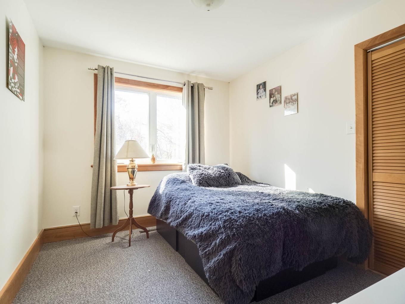 Chambre à coucher - 128 Route 138A, Godmanchester, QC - Indoor Photo Showing Bedroom