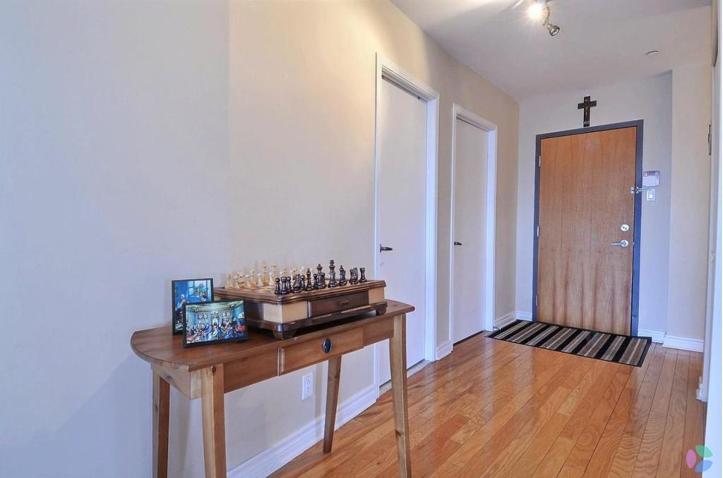 Hall d'entrée/Vestibule - 611-1925 Rue Émile-Martineau, Laval (Laval-Des-Rapides), QC - Indoor Photo Showing Other Room