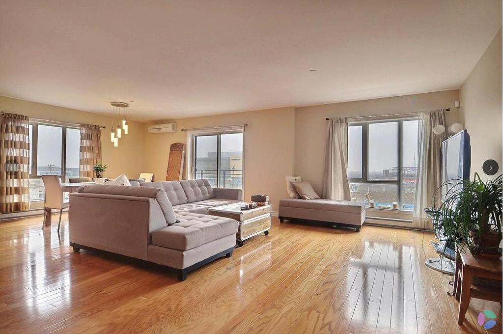 Salon - 611-1925 Rue Émile-Martineau, Laval (Laval-Des-Rapides), QC - Indoor Photo Showing Living Room