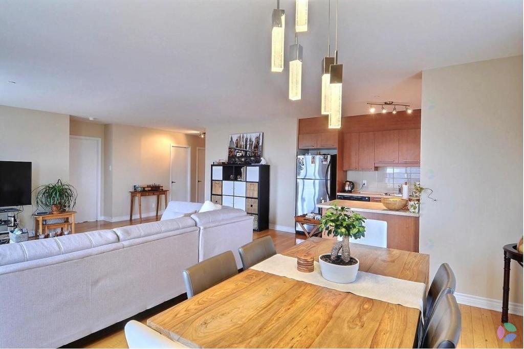 Salle à manger - 611-1925 Rue Émile-Martineau, Laval (Laval-Des-Rapides), QC - Indoor Photo Showing Dining Room