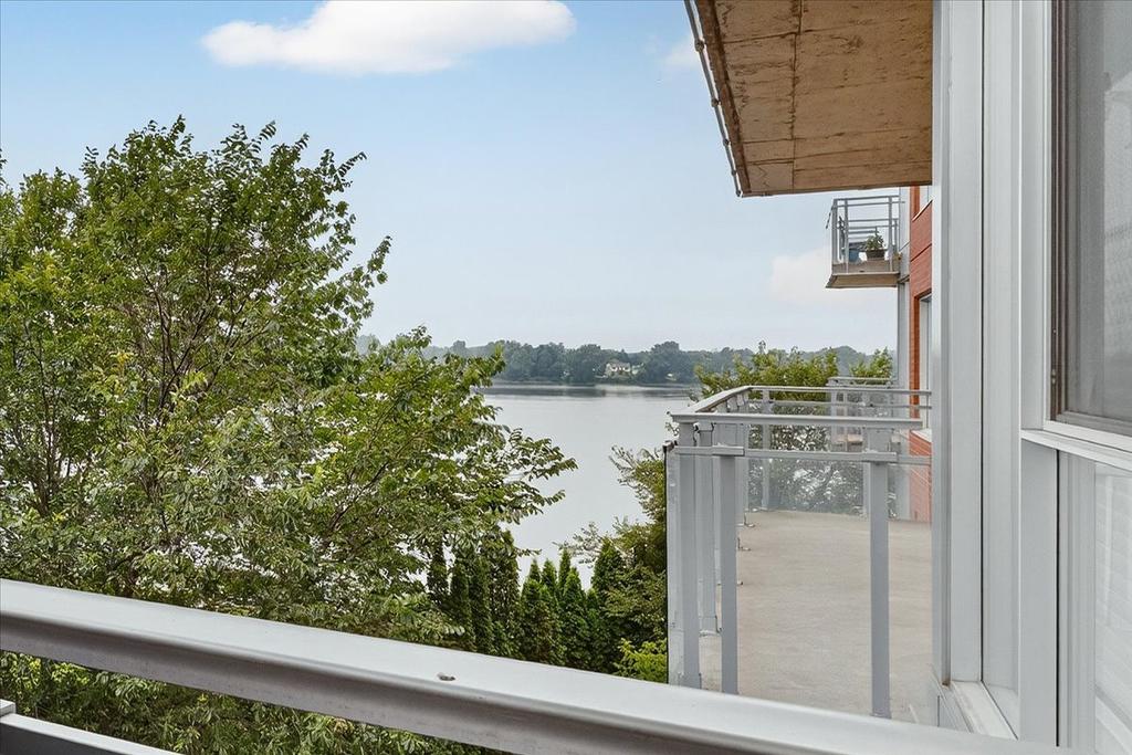 Vue - 306-14399 Boul. Gouin O., Montréal (Pierrefonds-Roxboro), QC - Outdoor With Body Of Water With Balcony