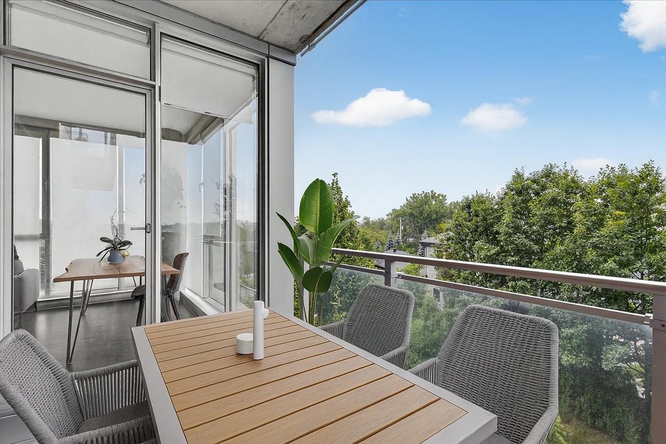 Balcon - 306-14399 Boul. Gouin O., Montréal (Pierrefonds-Roxboro), QC - With Exterior