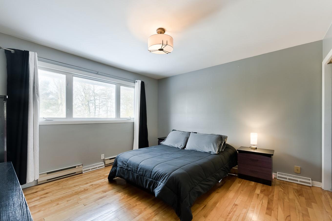 Chambre à coucher principale - 35 Rue Crabtree, Windsor, QC - Indoor Photo Showing Bedroom