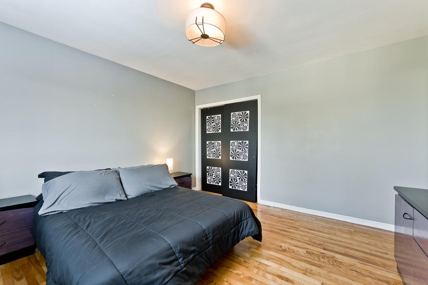 Chambre à coucher principale - 35 Rue Crabtree, Windsor, QC - Indoor Photo Showing Bedroom