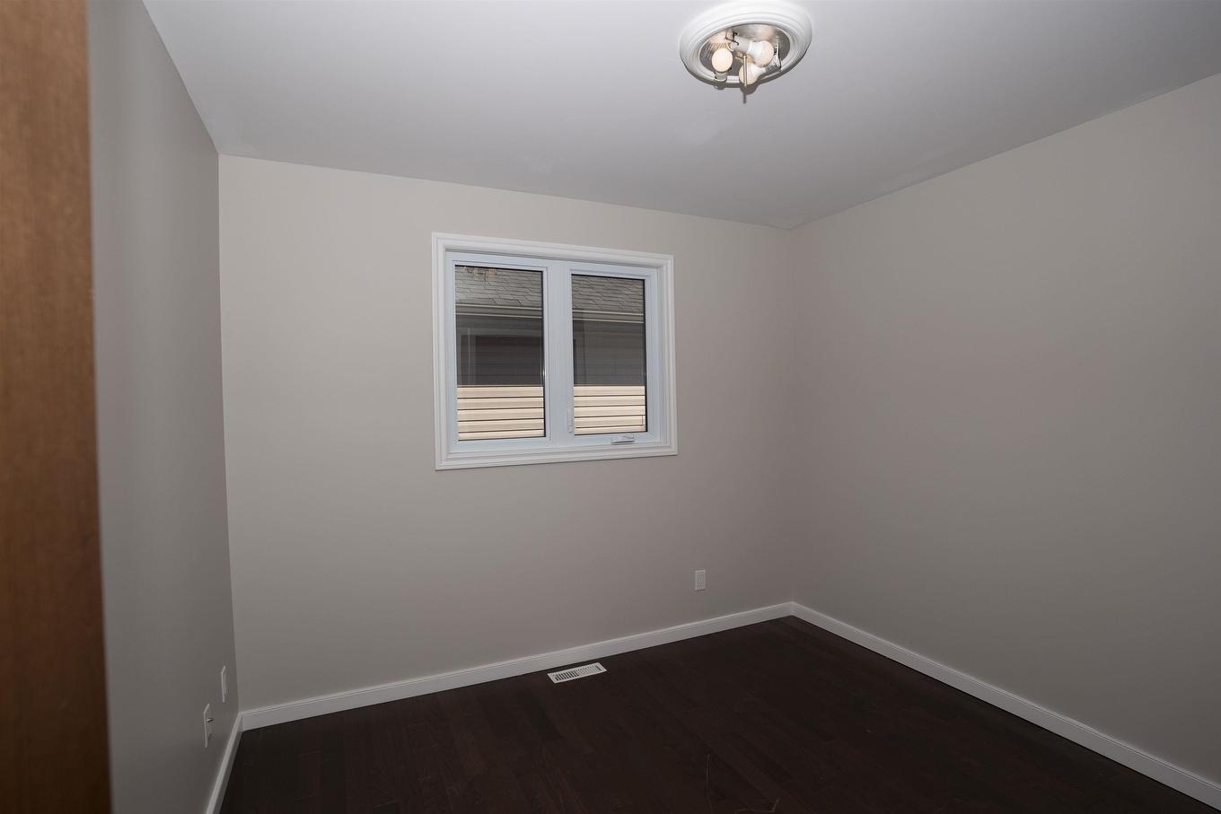 449 Longbow Street, Thunder Bay, ON - Indoor Photo Showing Other Room