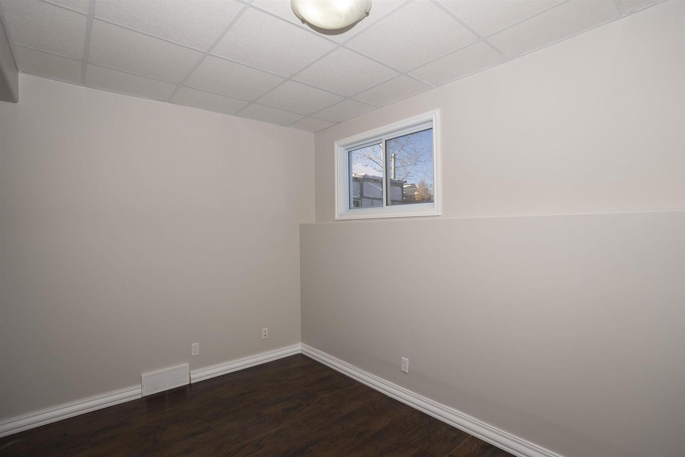 449 Longbow Street, Thunder Bay, ON - Indoor Photo Showing Other Room
