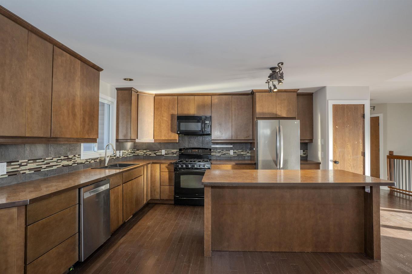 449 Longbow Street, Thunder Bay, ON - Indoor Photo Showing Kitchen