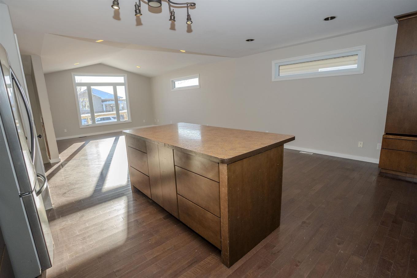 449 Longbow Street, Thunder Bay, ON - Indoor