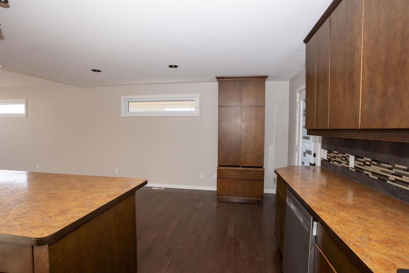 449 Longbow Street, Thunder Bay, ON - Indoor Photo Showing Kitchen