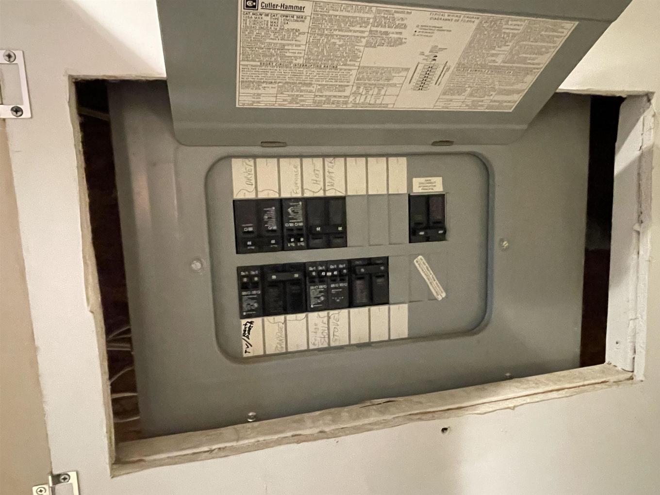 118 Mary Street East, Thunder Bay, ON - Indoor