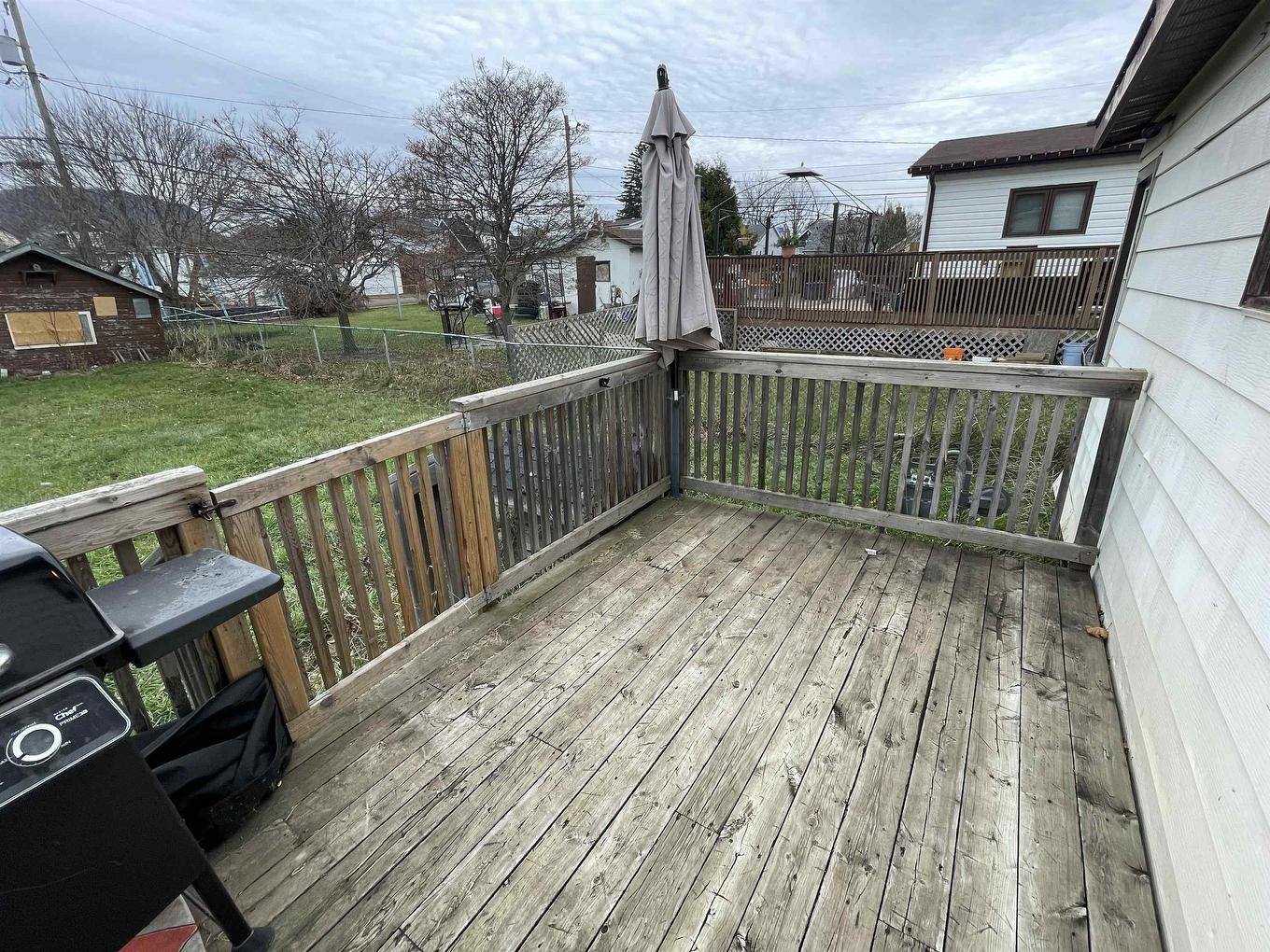 118 Mary Street East, Thunder Bay, ON - Outdoor With Deck Patio Veranda With Exterior