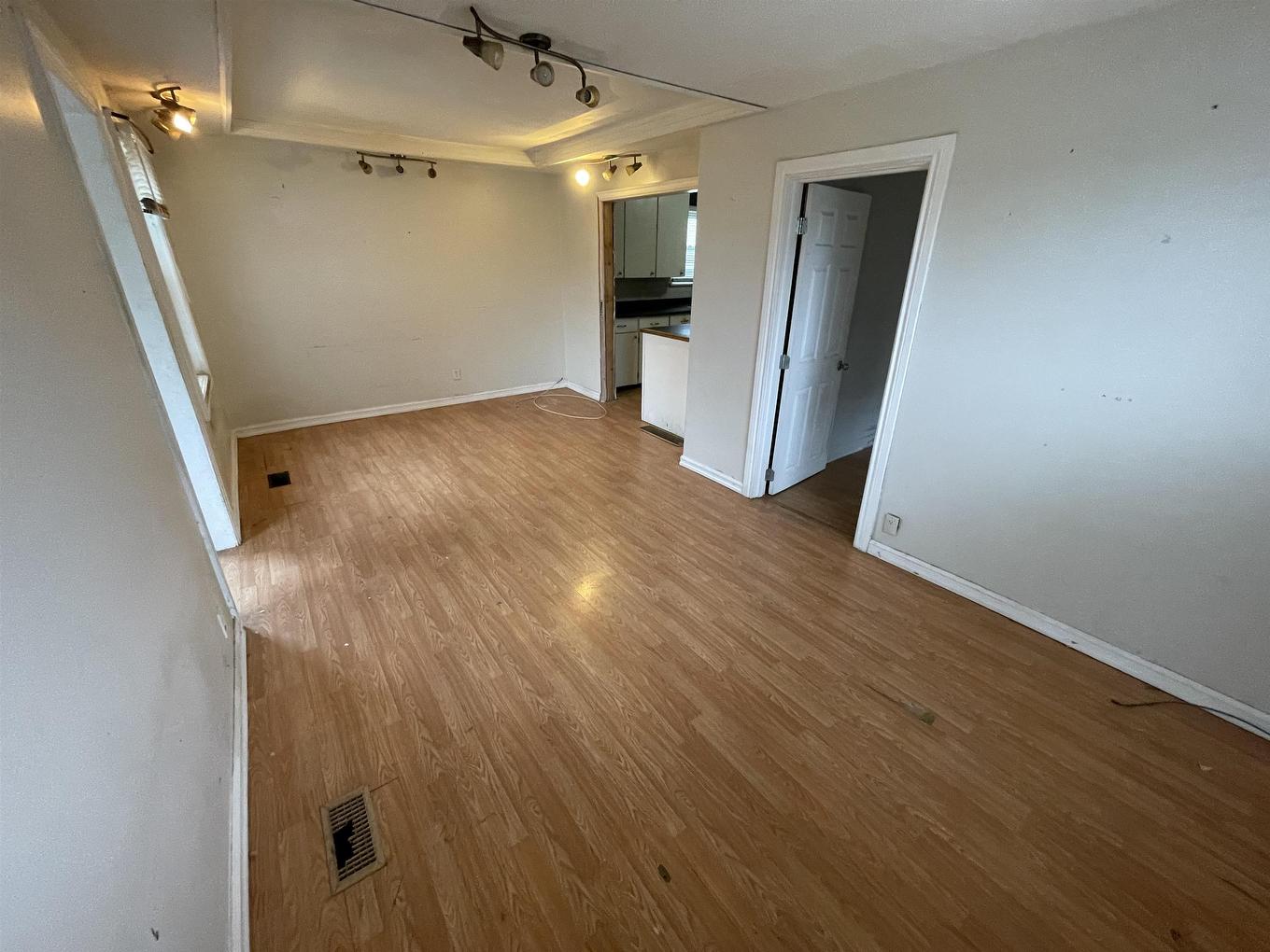 118 Mary Street East, Thunder Bay, ON - Indoor Photo Showing Other Room