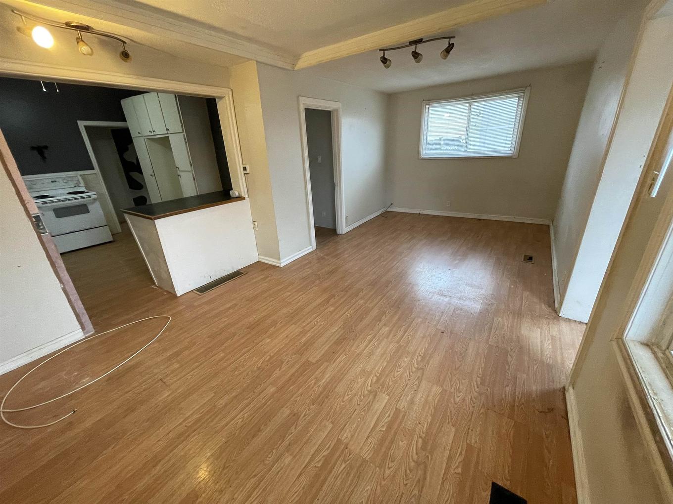 118 Mary Street East, Thunder Bay, ON - Indoor Photo Showing Other Room