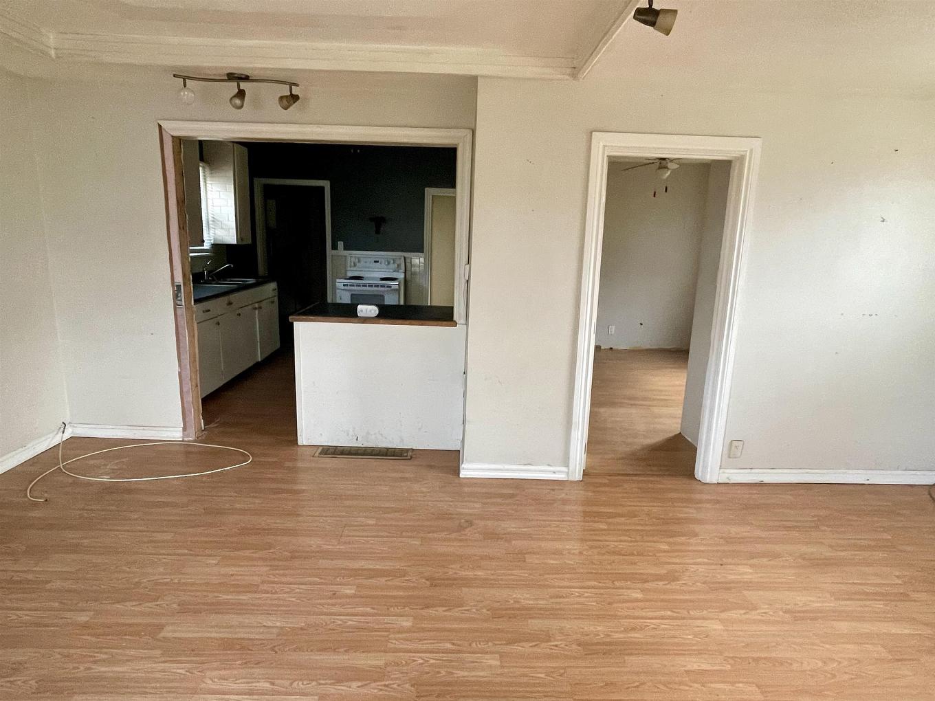 118 Mary Street East, Thunder Bay, ON - Indoor Photo Showing Other Room