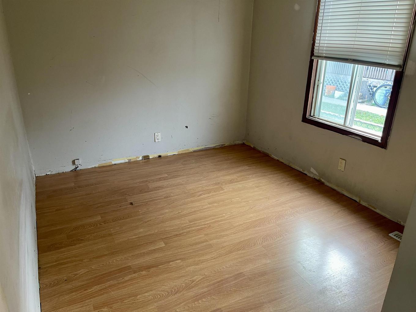 118 Mary Street East, Thunder Bay, ON - Indoor Photo Showing Other Room