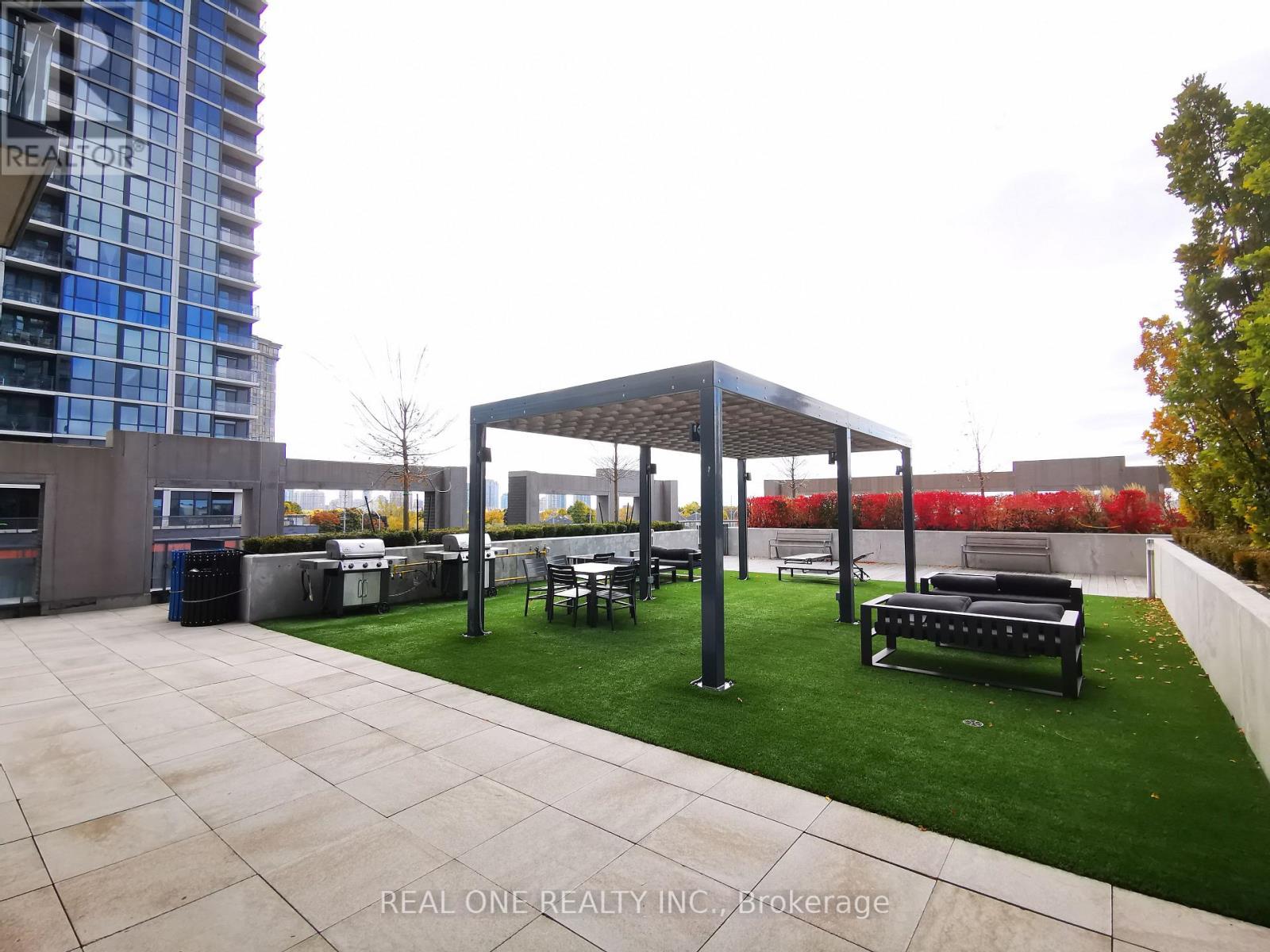 1915 - 5033 Four Springs Avenue, Mississauga, ON - Outdoor