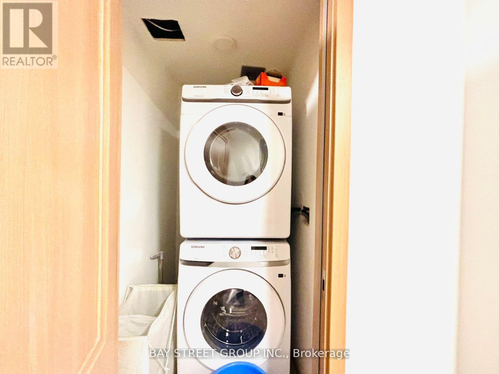 308 - 3427 Sheppard Avenue E, Toronto, ON - Indoor Photo Showing Laundry Room