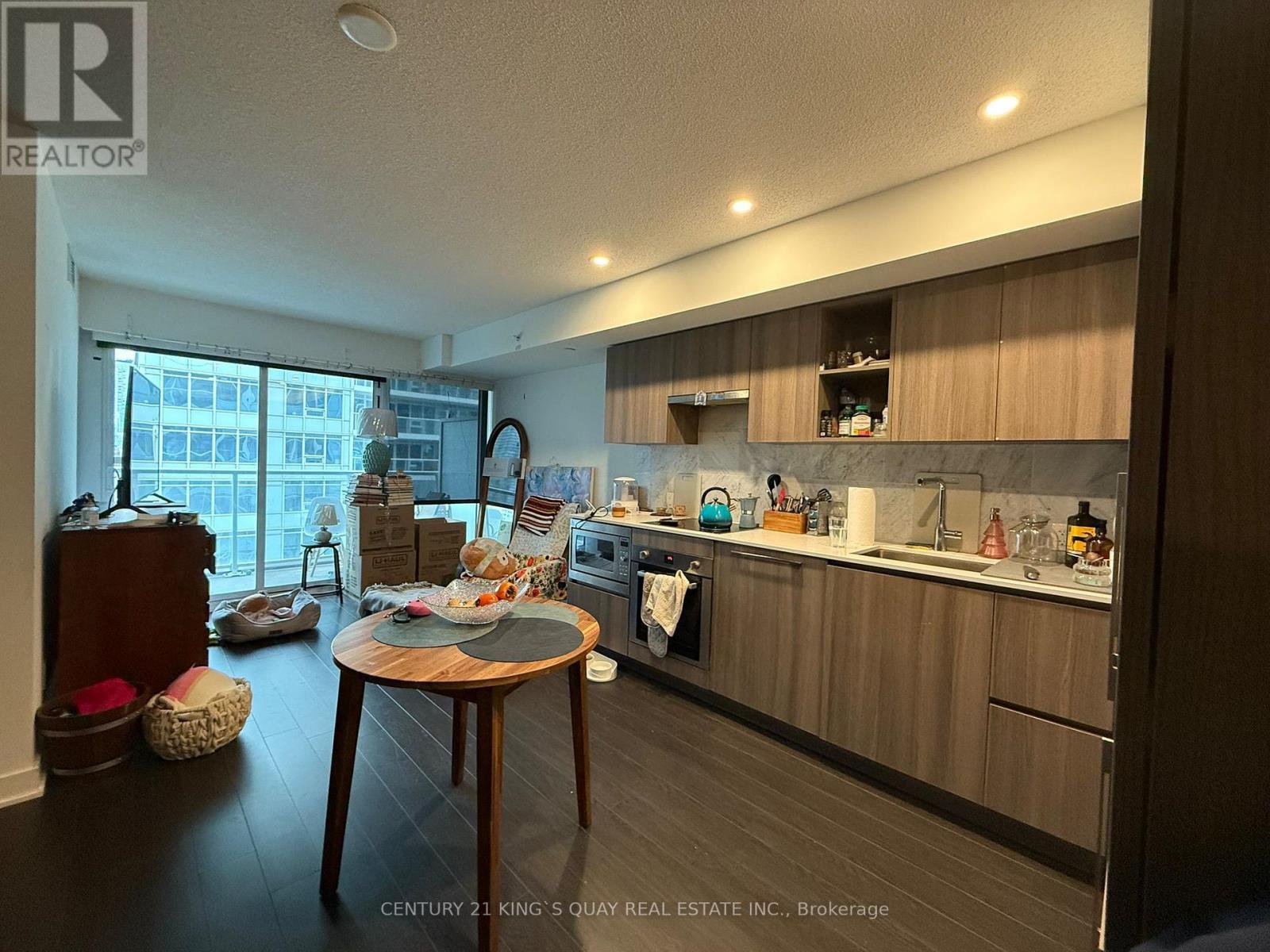 1009 - 19 Bathurst Street, Toronto, ON - Indoor Photo Showing Kitchen