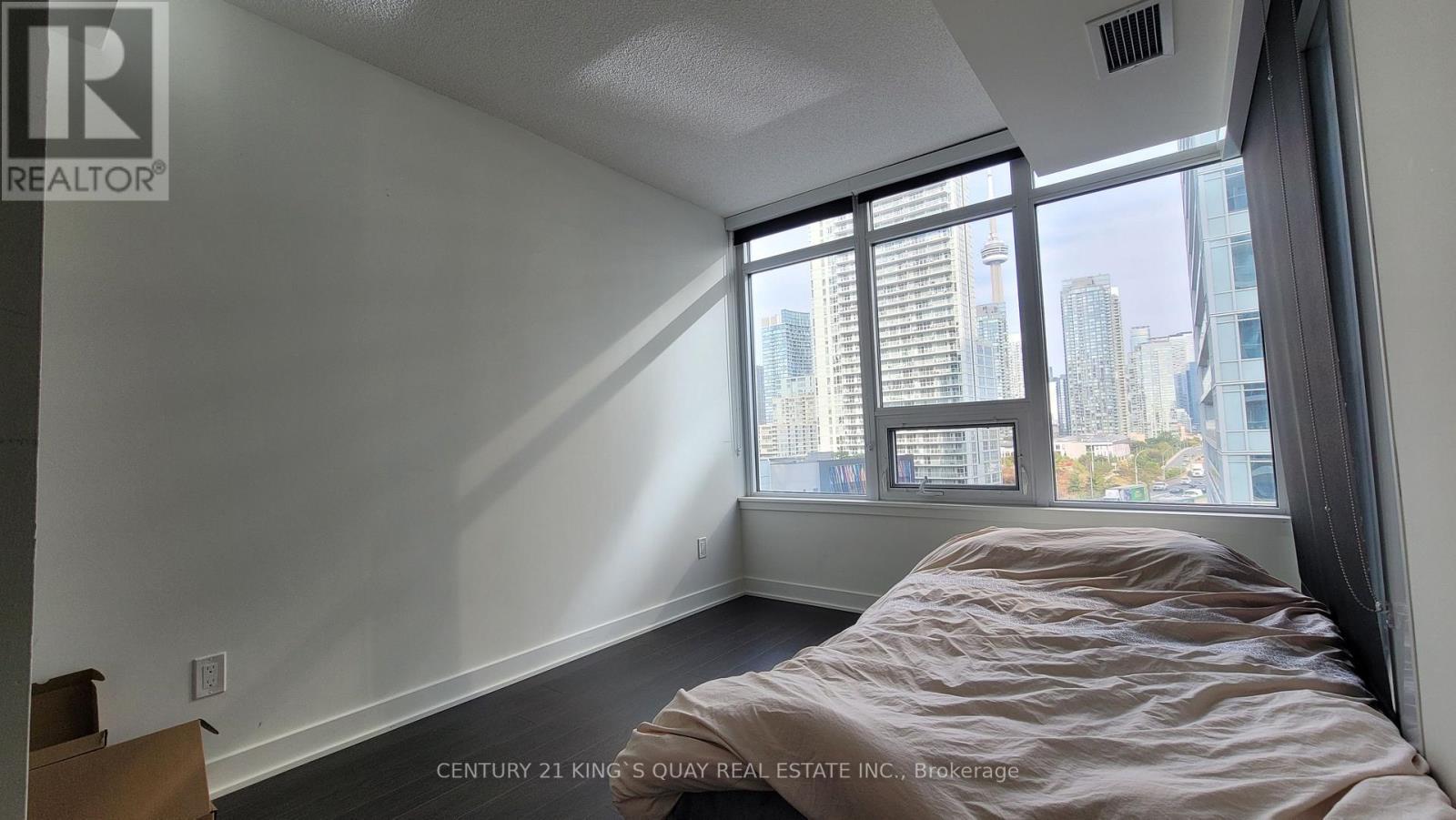1009 - 19 Bathurst Street, Toronto, ON - Indoor Photo Showing Bedroom