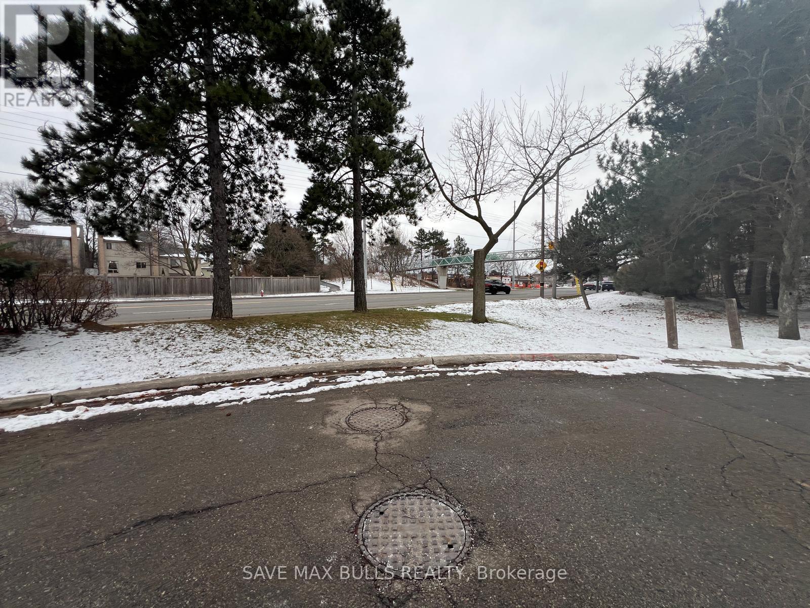 28 (Basement Studio) - 7030 Copenhagen Road, Mississauga, ON - Outdoor