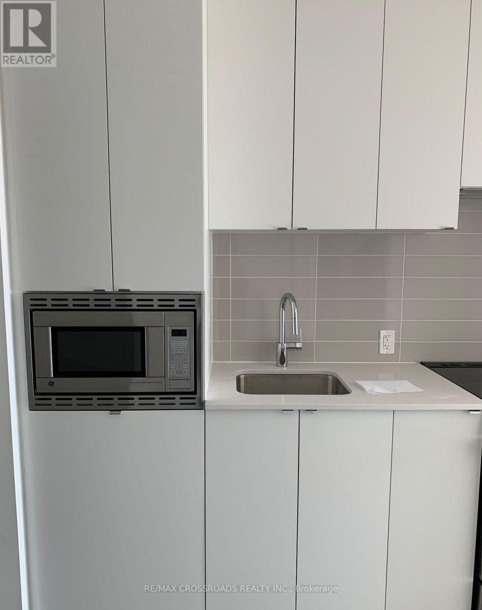 604 - 49 East Liberty Street, Toronto, ON - Indoor Photo Showing Kitchen