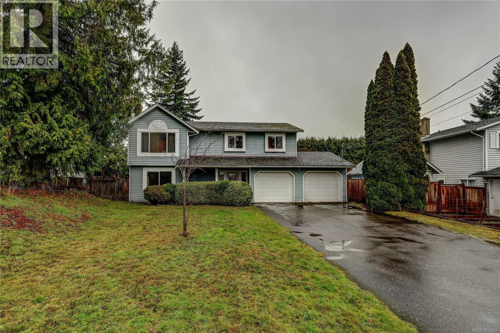 118 Chantrells Pl, Nanaimo, BC - Outdoor With Deck Patio Veranda With Facade