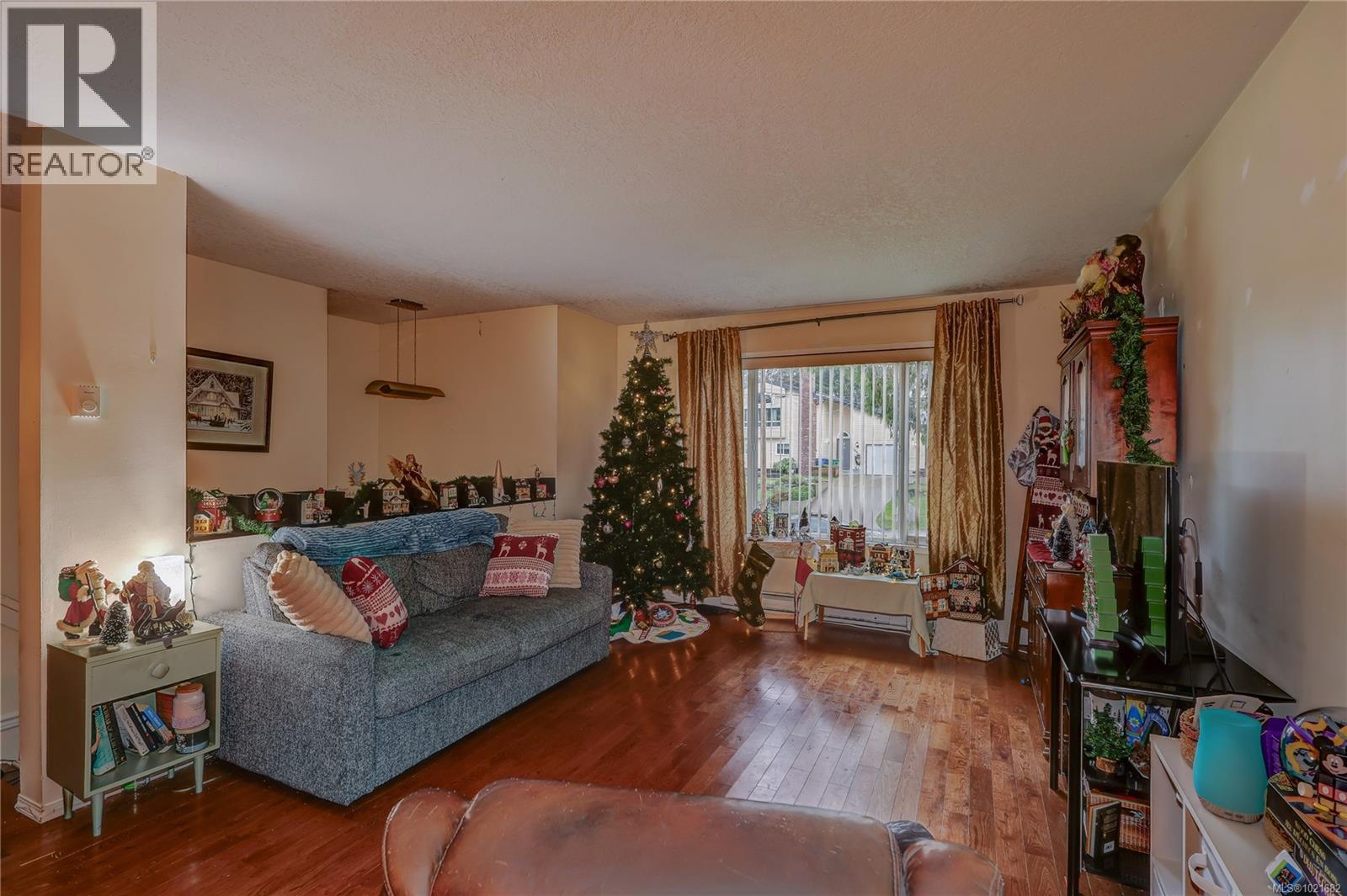 Upper Living Room - 118 Chantrells Pl, Nanaimo, BC - Indoor Photo Showing Living Room