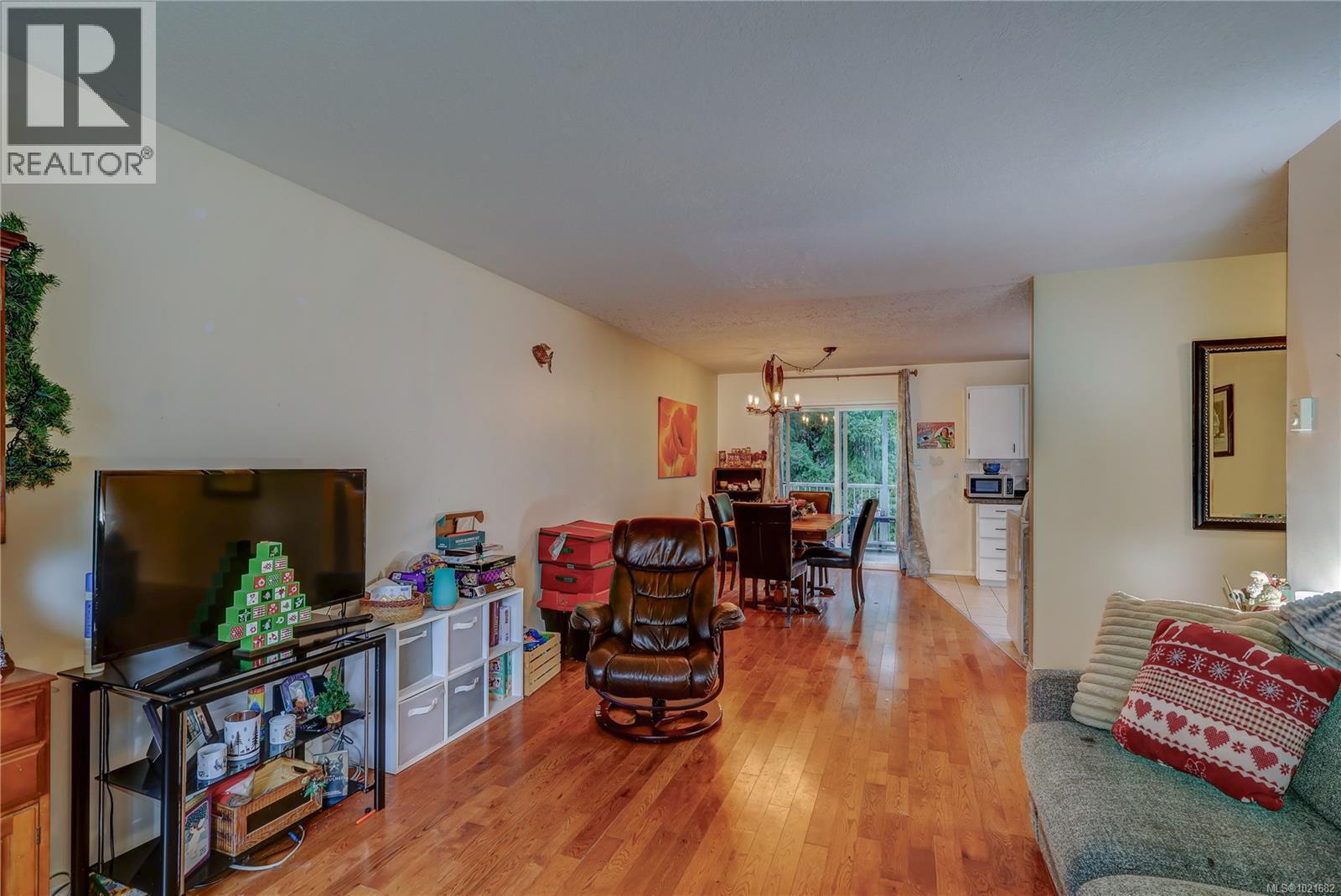 Upper Living Room - 118 Chantrells Pl, Nanaimo, BC - Indoor Photo Showing Living Room