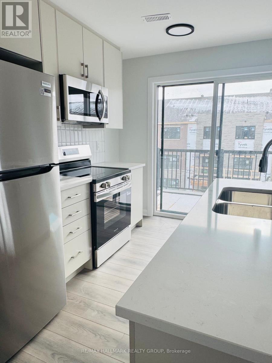 26 - 401 Glenroy Gilbert Drive, Ottawa, ON - Indoor Photo Showing Kitchen With Double Sink