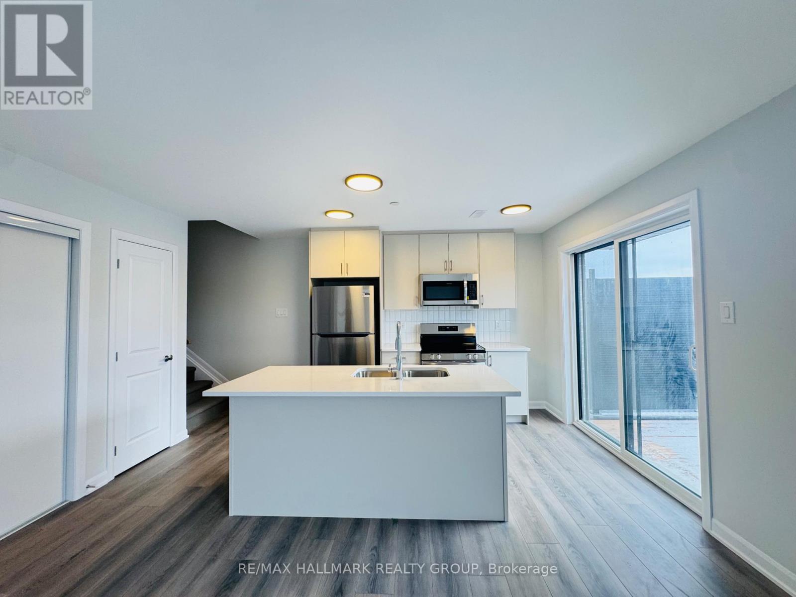 26 - 401 Glenroy Gilbert Drive, Ottawa, ON - Indoor Photo Showing Kitchen