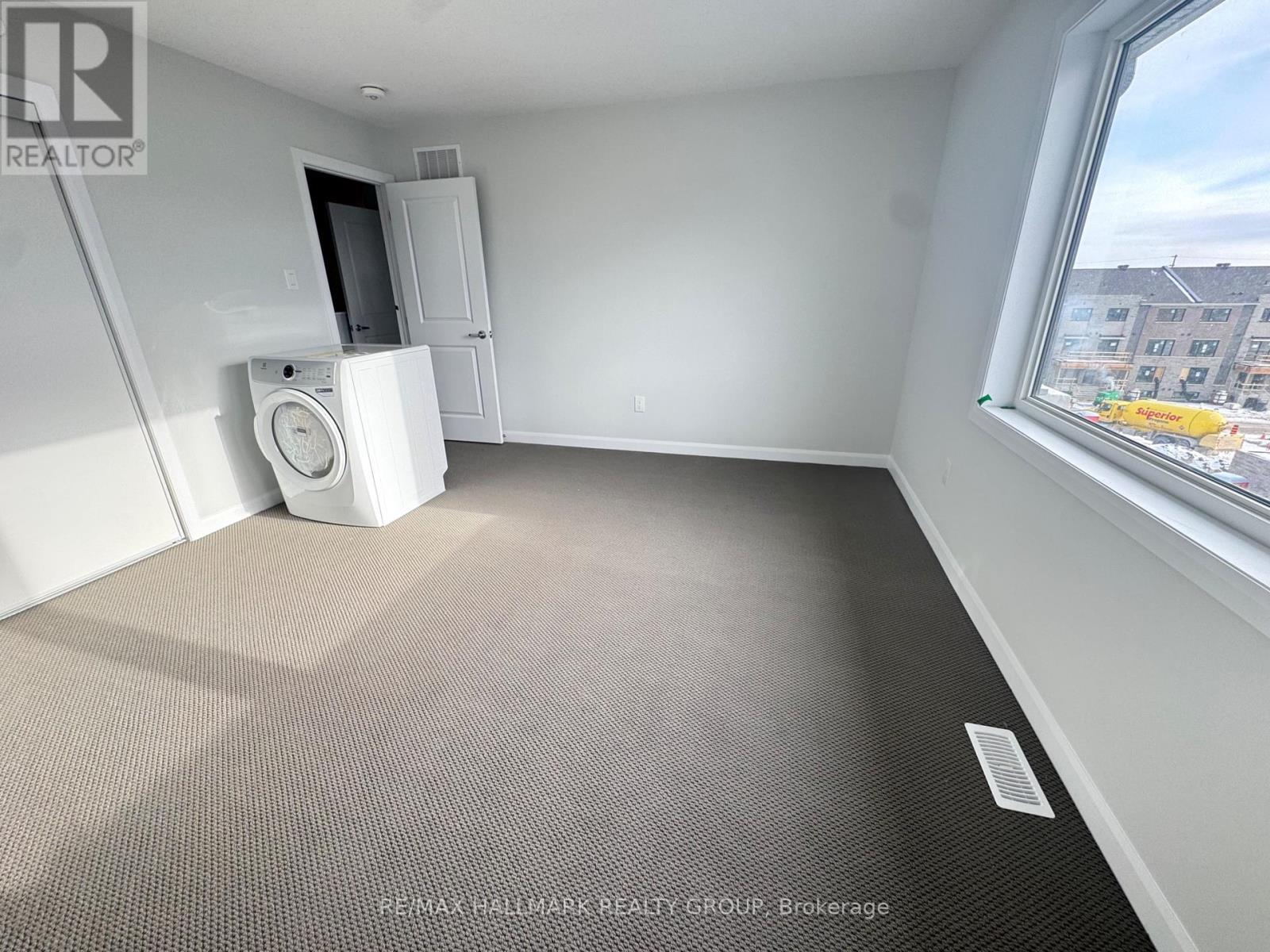 26 - 401 Glenroy Gilbert Drive, Ottawa, ON - Indoor Photo Showing Laundry Room