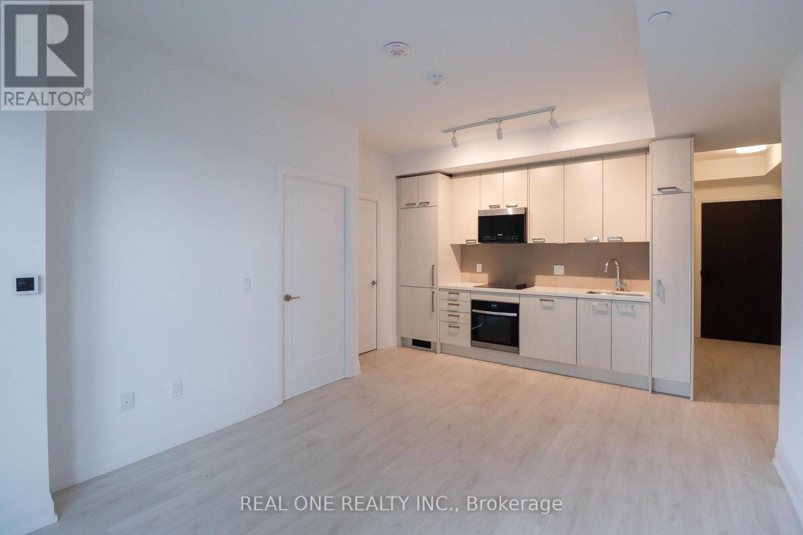 1711 - 20 Soudan Avenue, Toronto, ON - Indoor Photo Showing Kitchen