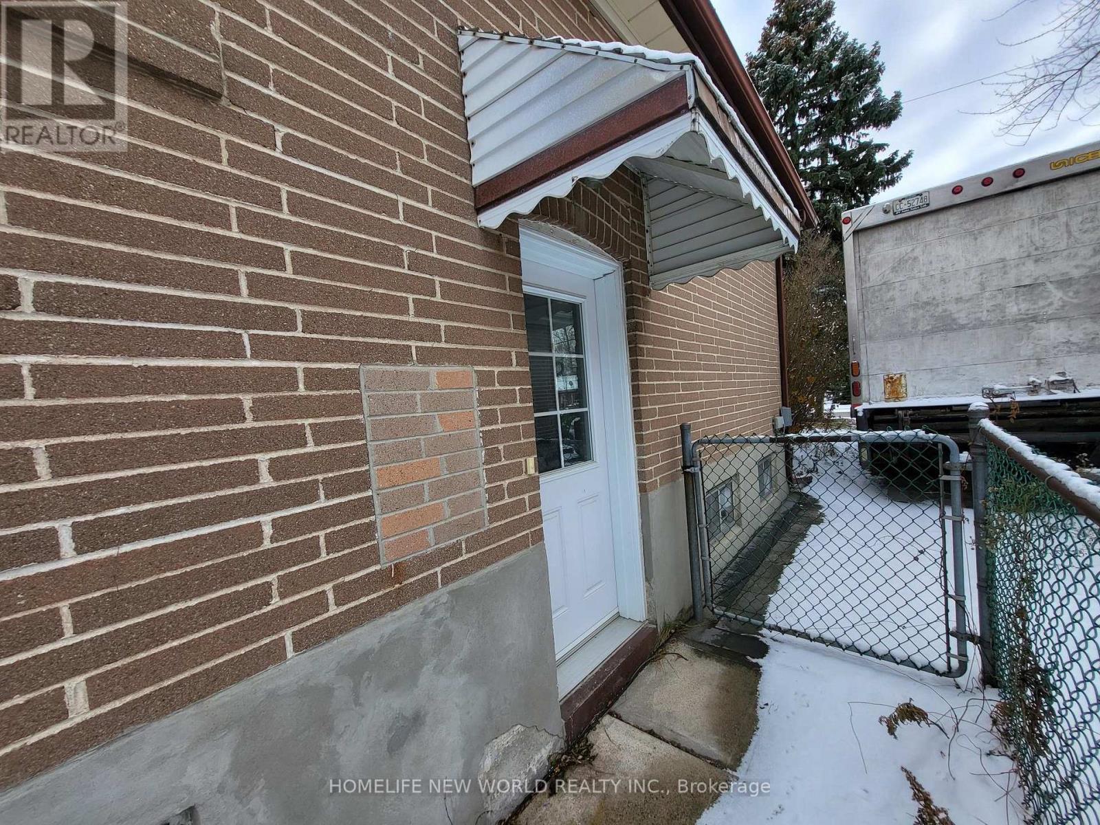 Basement - 118 Cartier Crescent, Richmond Hill, ON - Outdoor With Exterior