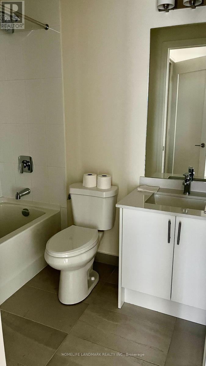 923 - 8960 Jane St Street, Vaughan, ON - Indoor Photo Showing Bathroom