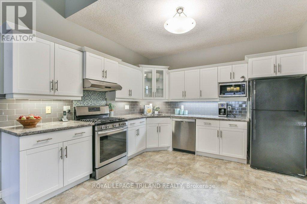 14 Alderwood Court, St. Thomas, ON - Indoor Photo Showing Kitchen