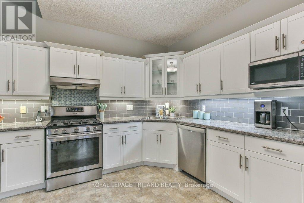 14 Alderwood Court, St. Thomas, ON - Indoor Photo Showing Kitchen