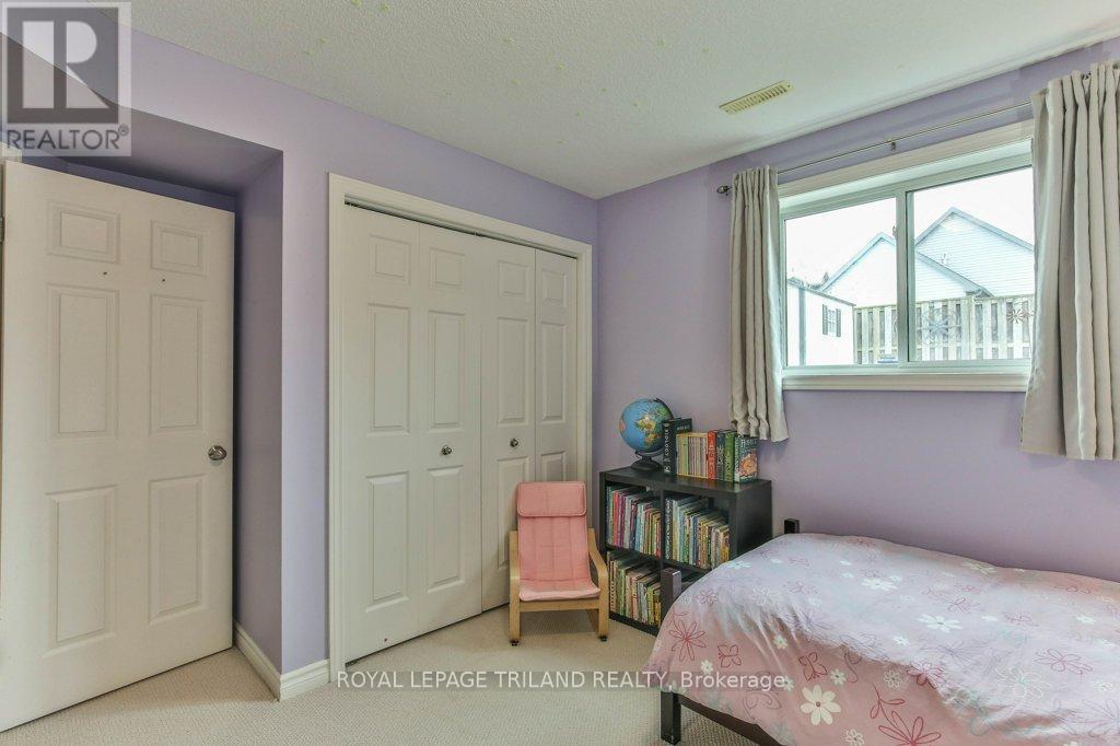 14 Alderwood Court, St. Thomas, ON - Indoor Photo Showing Bedroom