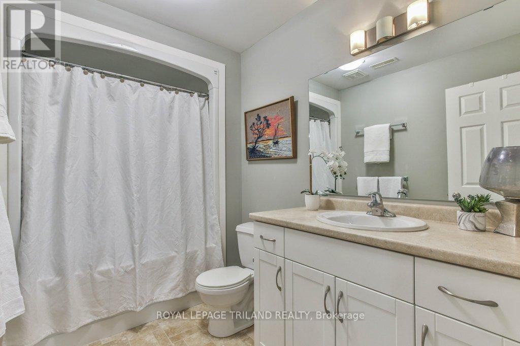 14 Alderwood Court, St. Thomas, ON - Indoor Photo Showing Bathroom