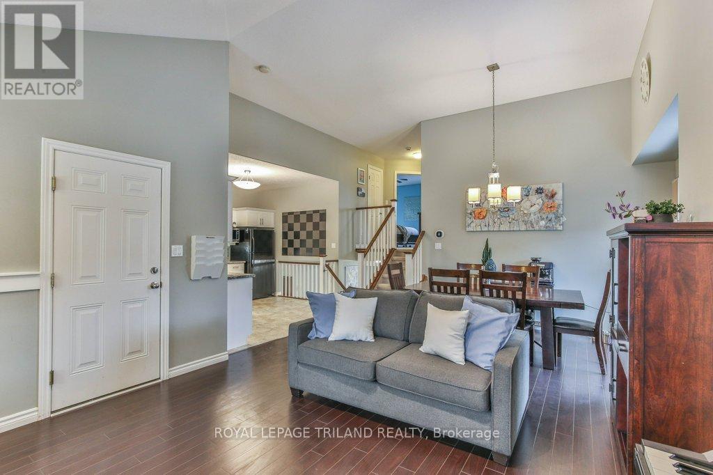 14 Alderwood Court, St. Thomas, ON - Indoor Photo Showing Living Room