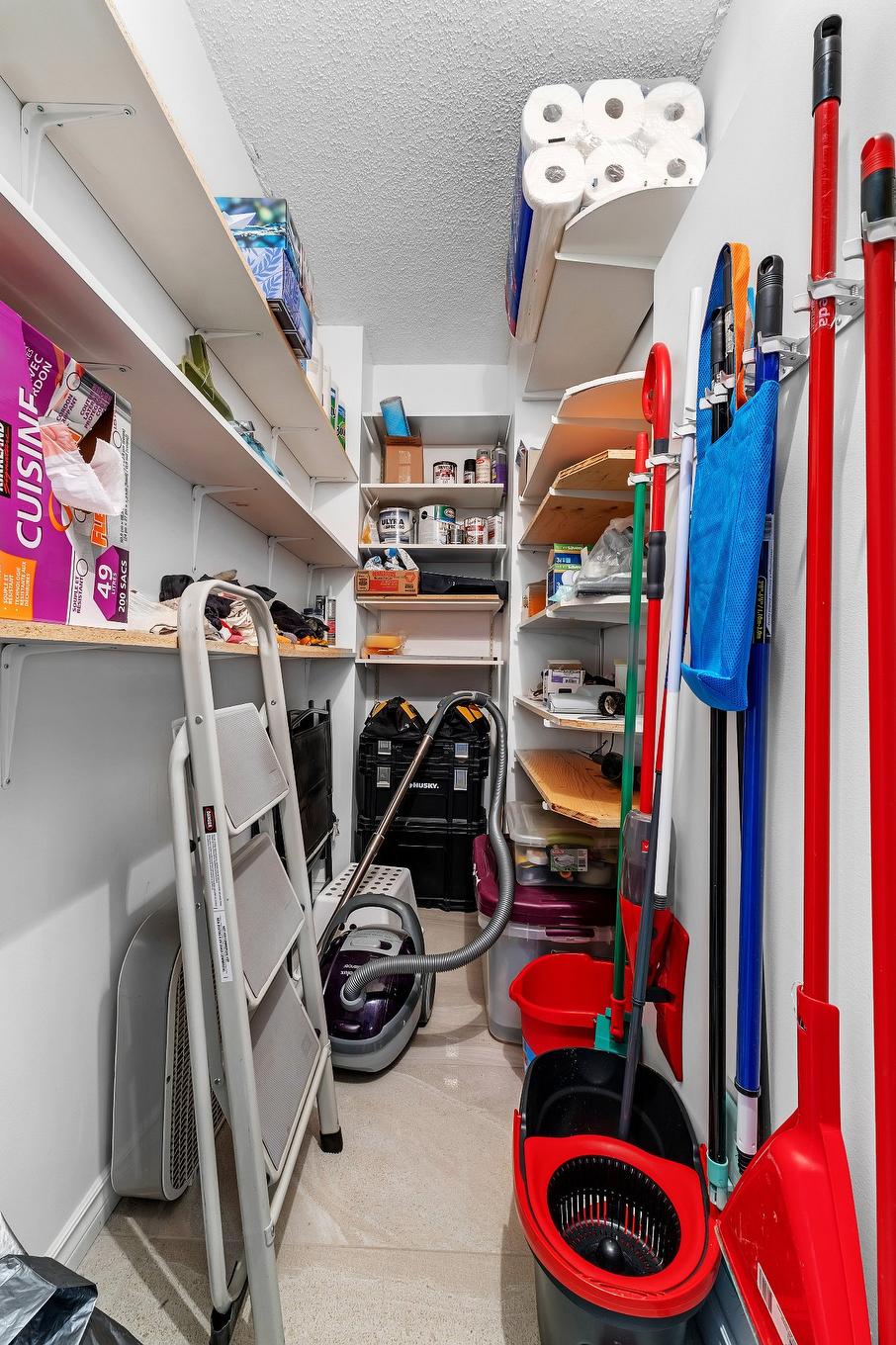 Rangement - 704-7150 Av. M.-B.-Jodoin, Montréal (Anjou), QC - Indoor With Storage