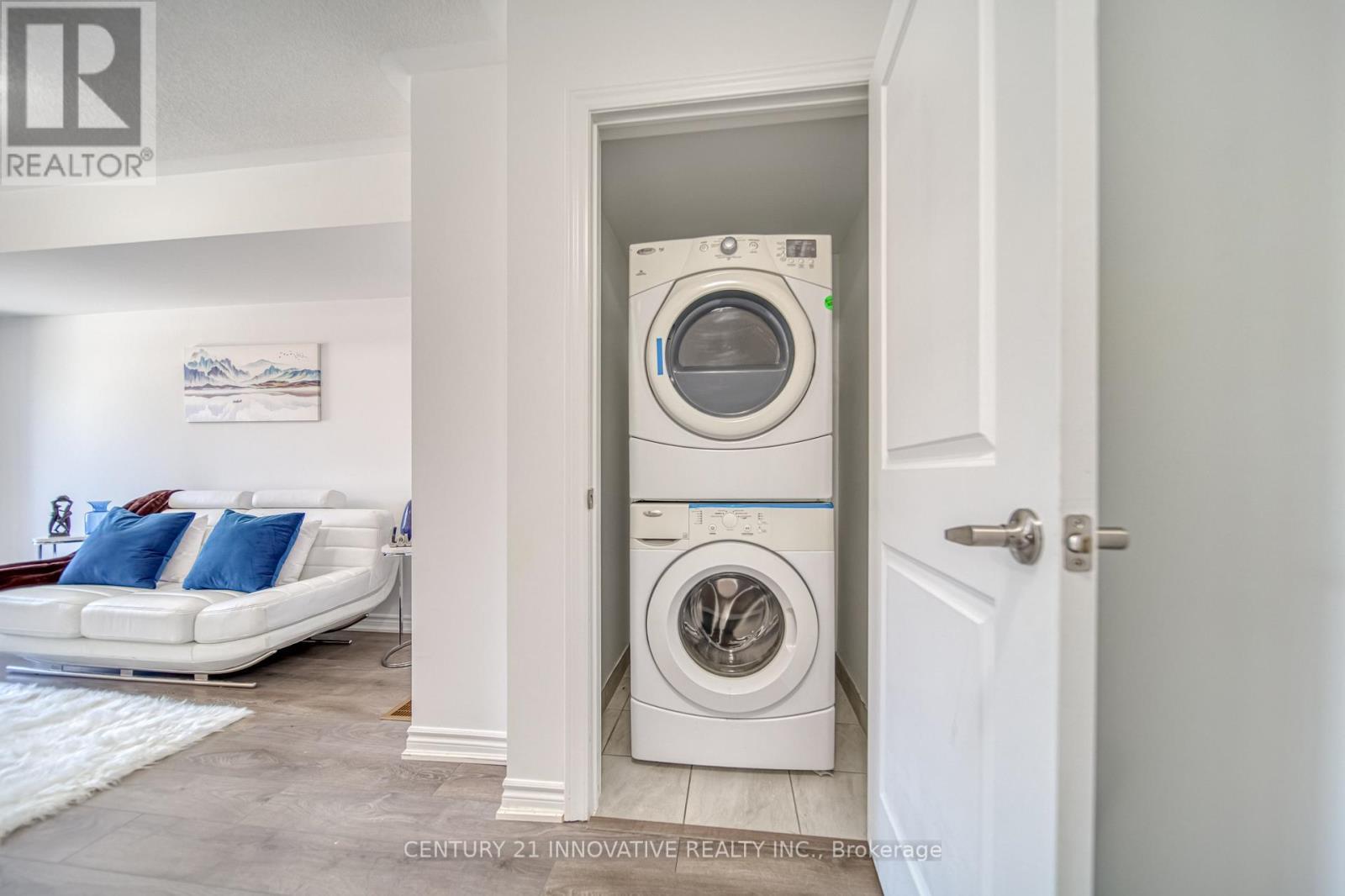 388 Okanagan Path, Oshawa, ON - Indoor Photo Showing Laundry Room